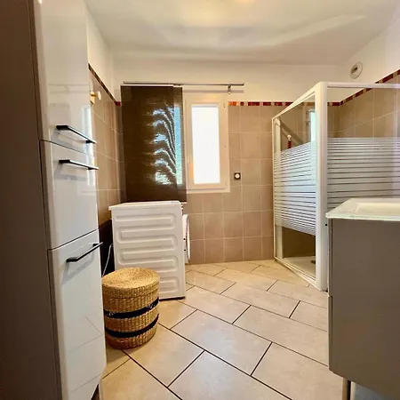 Entre 2 Et 4 Personnes Apartment